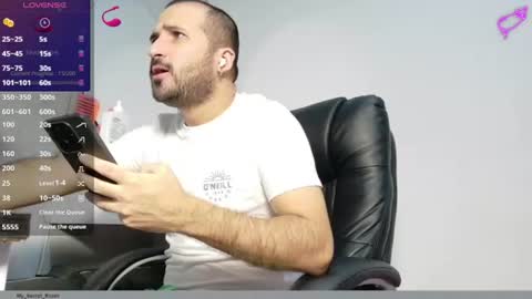 Bull Takes MyWife online show from 06.10.26