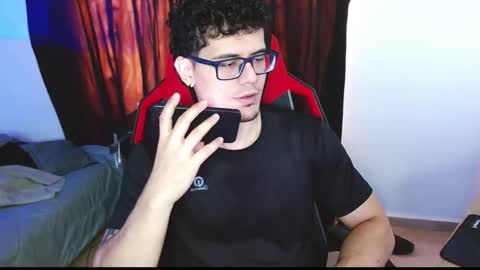 Snapshot of loganandrwz chatting on 02.04.26 Loganandrwz online show from 02.04.26