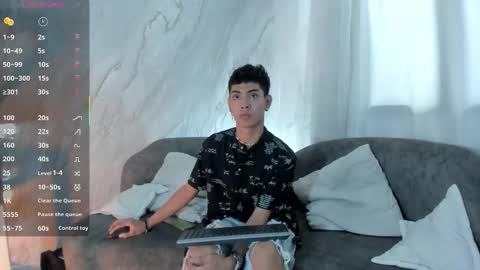 logantwink18 online show from 02.22.26