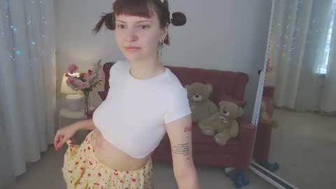 Snapshot of lola_mason chatting on 07.10.26 Lola online show from 07.10.26