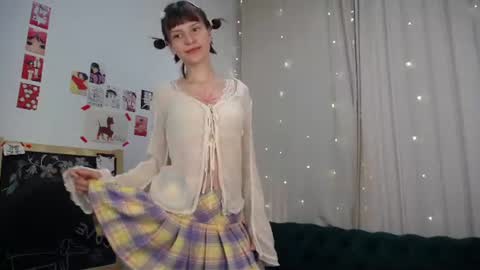 Snapshot of lola_mason chatting on 07.20.26 Lola online show from 07.20.26