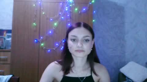 Snapshot of lola_sweetglow chatting on 06.24.26 lola_sweetglow online show from 06.24.26