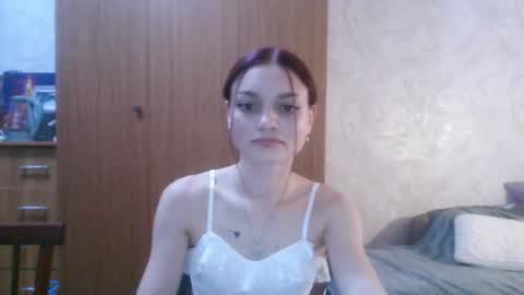 Snapshot of lola_sweetglow chatting on 06.25.26 lola_sweetglow online show from 06.25.26