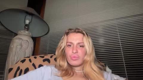 lolaa555 online show from 06.09.26