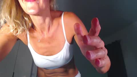 Lola online show from 02.15.26