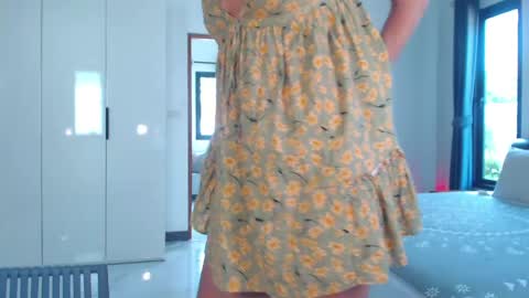 Snapshot of lolaaelita chatting on 04.21.26 Lola online show from 04.21.26
