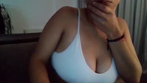 Snapshot of lolacloud chatting on 04.15.26 lolacloud online show from 04.15.26