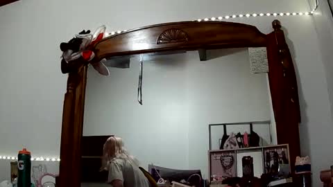 Lola Lixx online show from 02.25.26