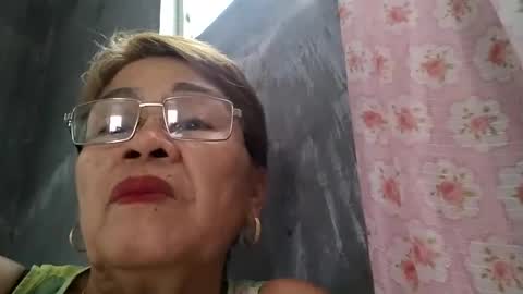 Snapshot of lolamommie chatting on 01.14.25 tey online show from 01.14.25