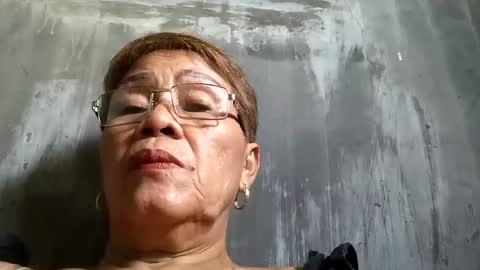 Snapshot of lolamommie chatting on 01.23.25 tey online show from 01.23.25