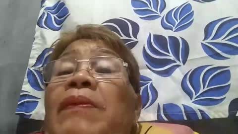 Snapshot of lolamommie chatting on 01.28.25 tey online show from 01.28.25
