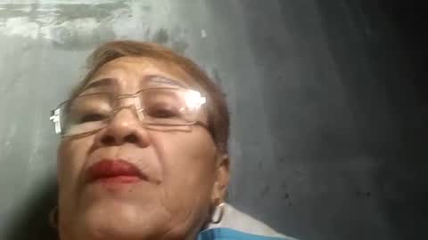 Snapshot of lolamommie chatting on 02.15.25 tey online show from 02.15.25