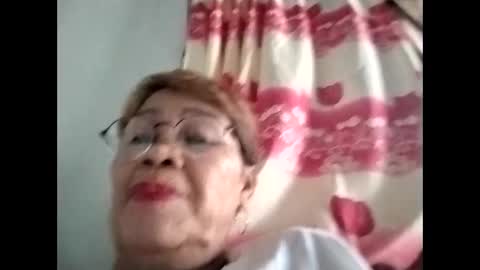 Snapshot of lolamommie chatting on 09.17.25 tey online show from 09.17.25