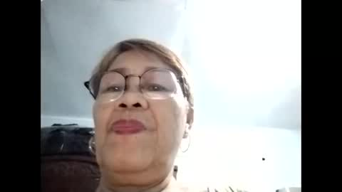 Snapshot of lolamommie chatting on 10.22.25 tey online show from 10.22.25