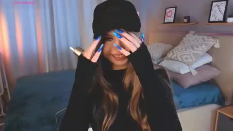 Lola online show from 11.12.25