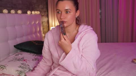 Snapshot of lollidoli__ chatting on 12.09.24 Victoria online show from 12.09.24