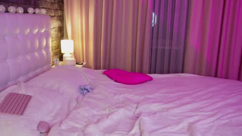 Snapshot of lollidoli__ chatting on 01.30.25 Victoria online show from 01.30.25