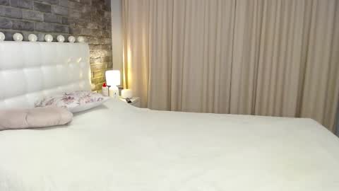 Snapshot of lollidoli__ chatting on 10.28.25 Victoria online show from 10.28.25