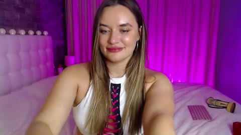 Snapshot of lollidoli__ chatting on 01.05.26 Victoria online show from 01.05.26