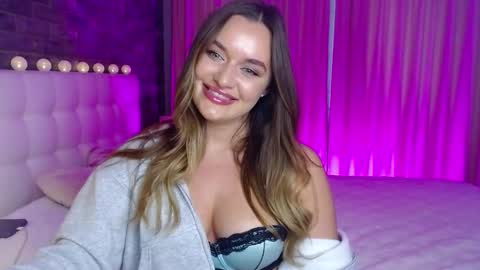 Snapshot of lollidoli__ chatting on 02.15.26 Victoria online show from 02.15.26