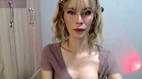 Snapshot of lolly_lips69 chatting on 06.09.26 hana online show from 06.09.26