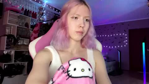 Snapshot of lone1y_bunny chatting on 07.16.26 lone1y_bunny online show from 07.16.26