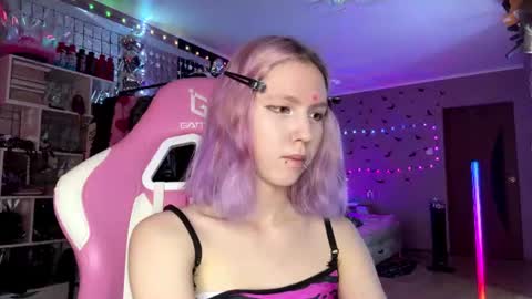Snapshot of lone1y_bunny chatting on 07.22.26 lone1y_bunny online show from 07.22.26
