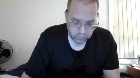Lonely Man online show from 06.05.26