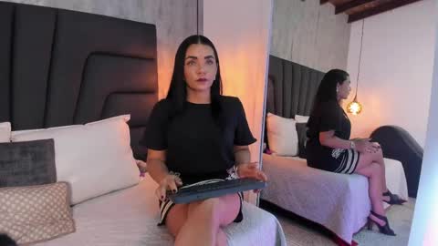 Snapshot of longina_ chatting on 05.28.26 Longina online show from 05.28.26