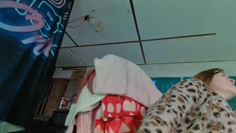 Londoncashmere69  online show from 02.15.25