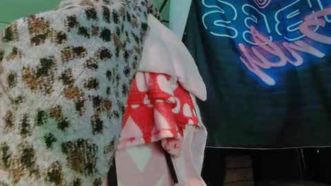 Londoncashmere69  online show from 02.19.25