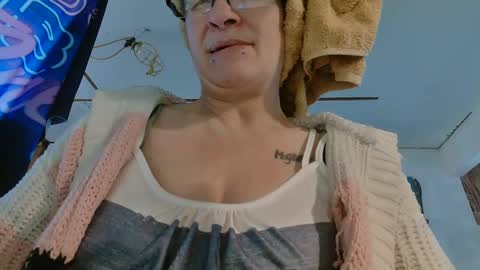 Londoncashmere69  online show from 03.04.25