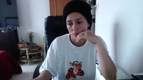 Snapshot of look_my_cam chatting on 10.30.25 lucy online show from 10.30.25