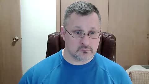 Snapshot of lookin75 chatting on 03.01.25 lookin75 online show from 03.01.25