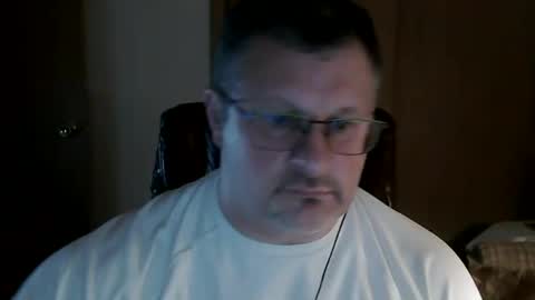 Snapshot of lookin75 chatting on 10.07.25 lookin75 online show from 10.07.25