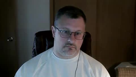 Snapshot of lookin75 chatting on 10.27.25 lookin75 online show from 10.27.25