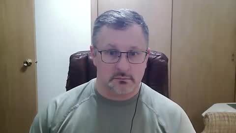 Snapshot of lookin75 chatting on 02.01.26 lookin75 online show from 02.01.26