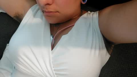 Snapshot of loolaunshaved chatting on 07.28.26 loolaunshaved online show from 07.28.26