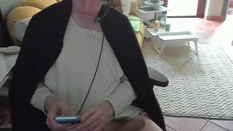 Snapshot of loomie chatting on 05.30.26 loomie online show from 05.30.26