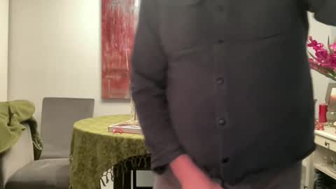 Snapshot of loop102 chatting on 12.27.24 loop102 online show from 12.27.24