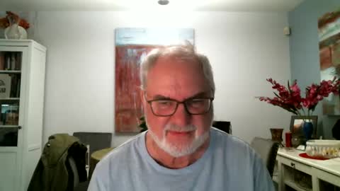 Snapshot of loop102 chatting on 03.02.25 loop102 online show from 03.02.25