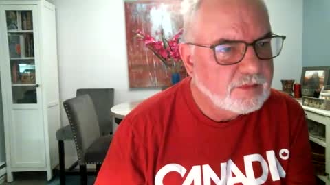 Snapshot of loop102 chatting on 09.27.25 loop102 online show from 09.27.25