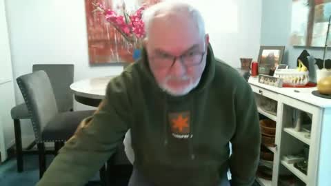 Snapshot of loop102 chatting on 09.30.25 loop102 online show from 09.30.25