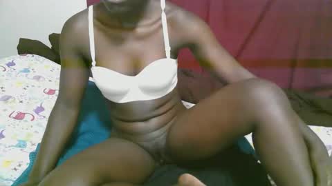 lora_amor online show from 11.19.25