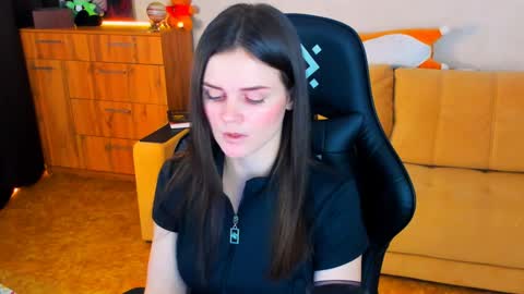 Lora Cain online show from 01.09.25