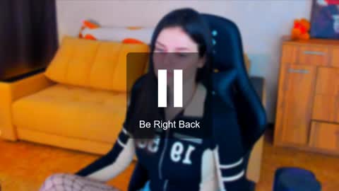 Lora Cain online show from 01.17.25