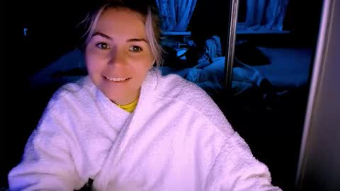 Lora online show from 10.10.25