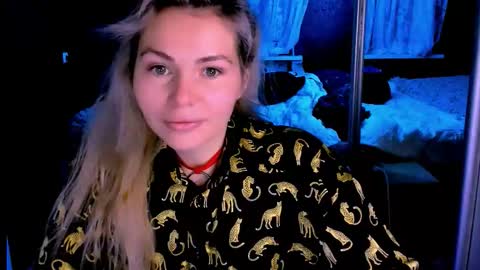 Lora online show from 11.10.25