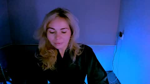 Lora online show from 04.15.26