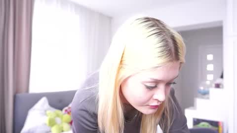 Lora online show from 02.17.26